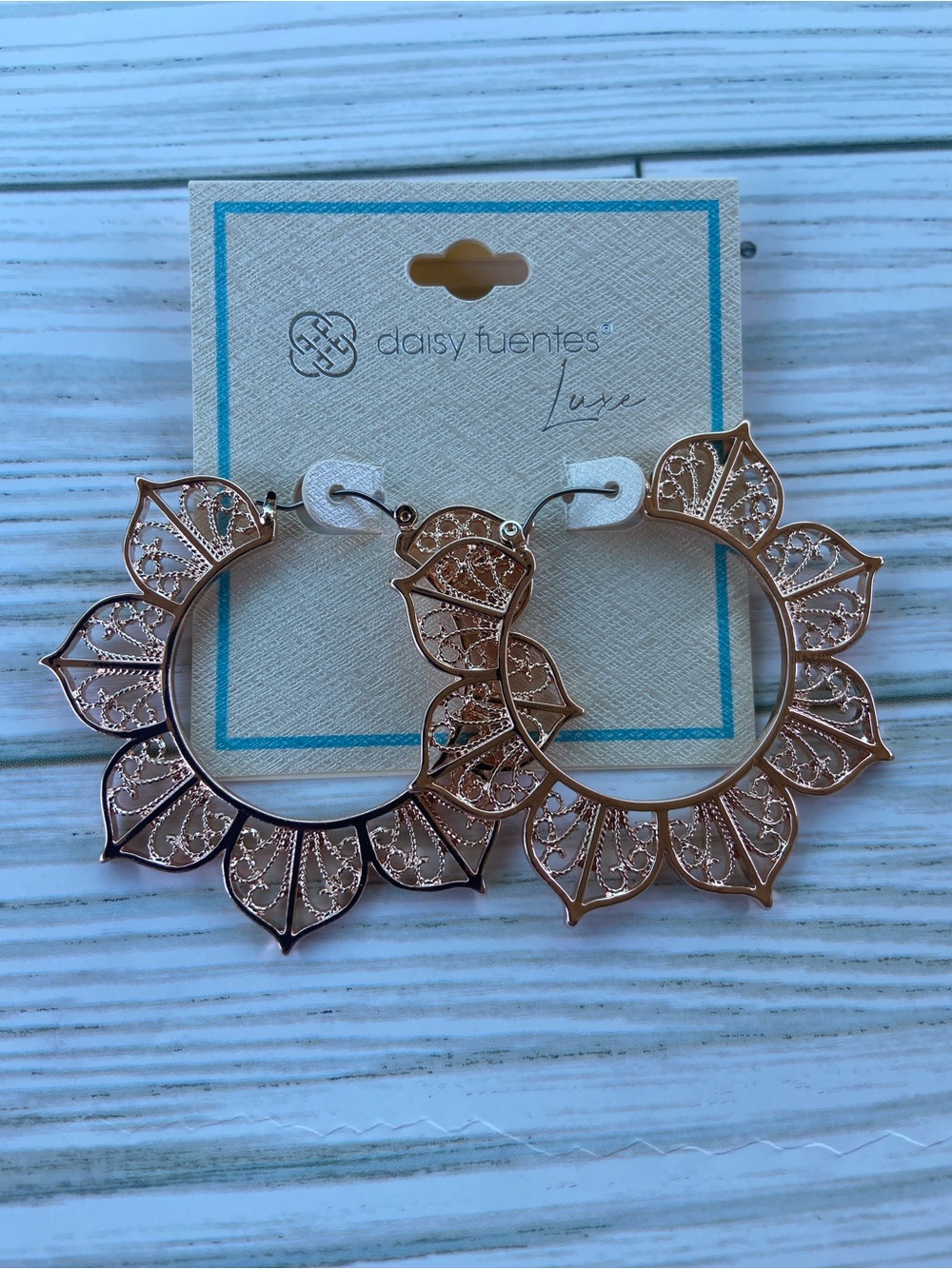 New Daisy Fuentes Gold tone hoop earrings